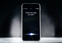 Apple siri voice assistant