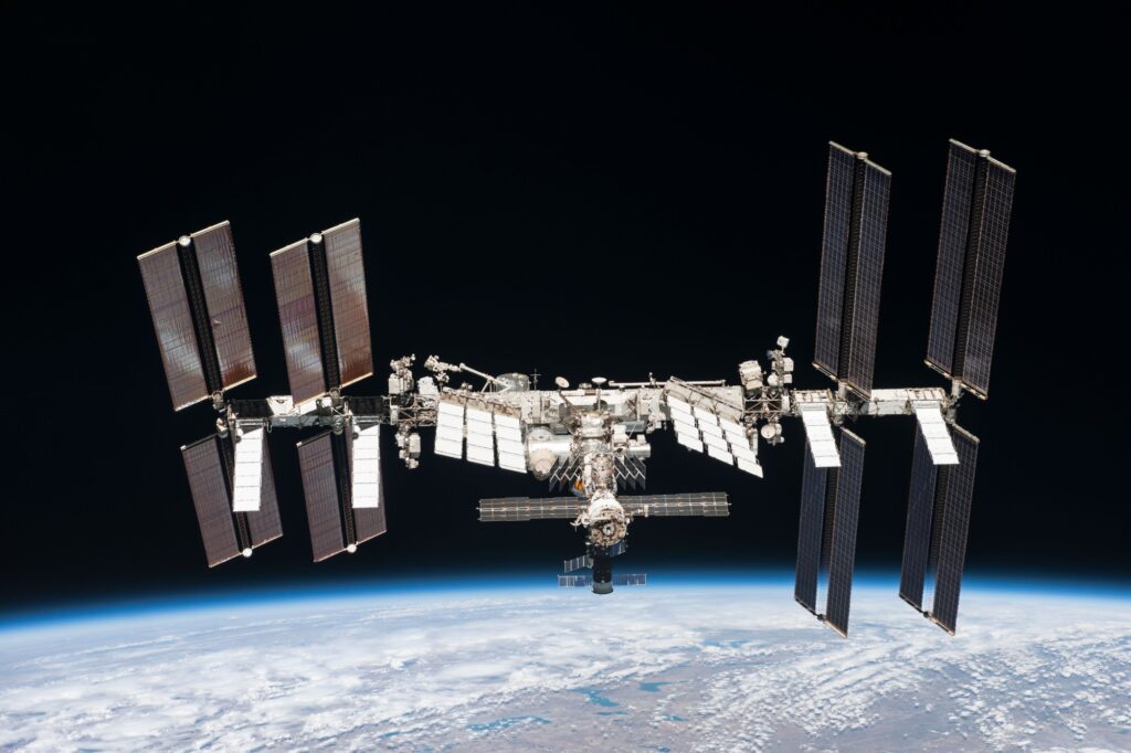ઇન્ટરનેશનલ સ્પેસ સ્ટેશન (ISS): અંતરિક્ષ માં બનેલું એક અજોડ સર્જન 2 iss 7