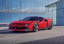 Ferrari 849 Testarossa: ભારતમાં લોન્ચ થઈ ફેરારીની સૌથી શક્તિશાળી સુપરકાર, જાણો કિંમત અને ફીચર્સ. લાલ ફેરારી 849 ટેસ્ટારોસા, જે તેની ક્લાસિક સાઇડ સ્ટ્રેક્સ અને સ્ટાઇલિશ વ્હીલ્સ દર્શાવે છે.